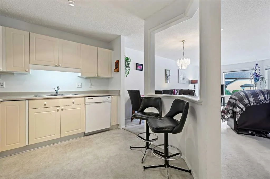 1000 Sienna Park Green SW, #1206