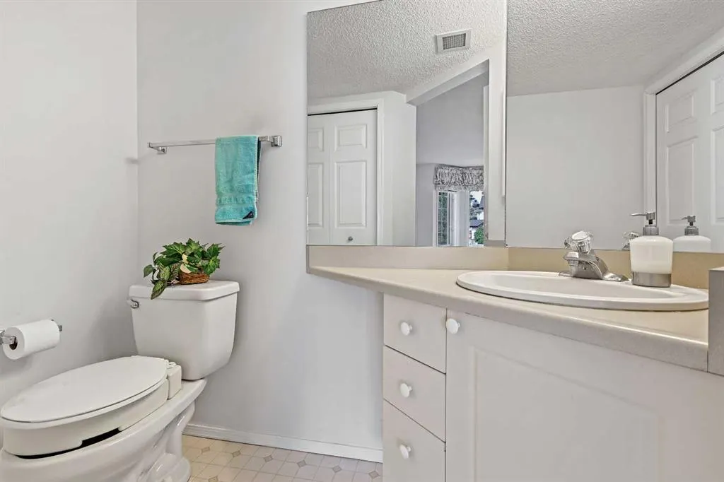 1000 Sienna Park Green SW, #1206