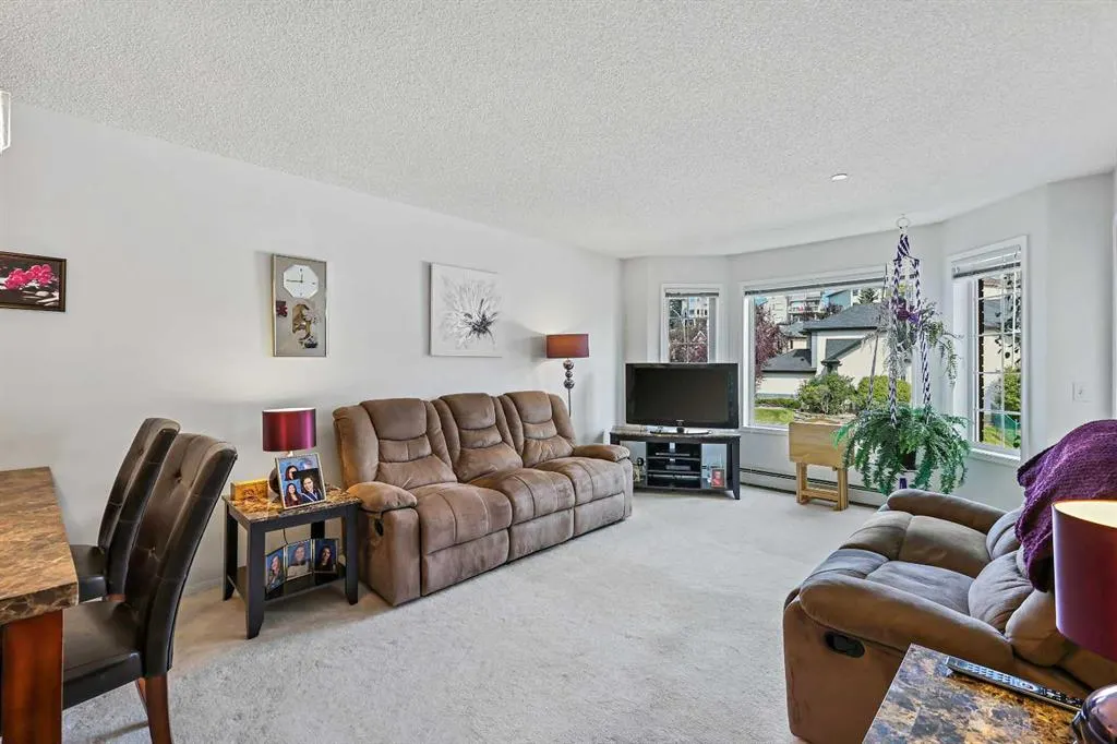 1000 Sienna Park Green SW, #1206