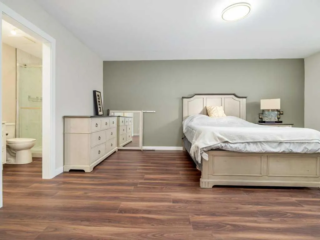 57 Goldenrod Place W