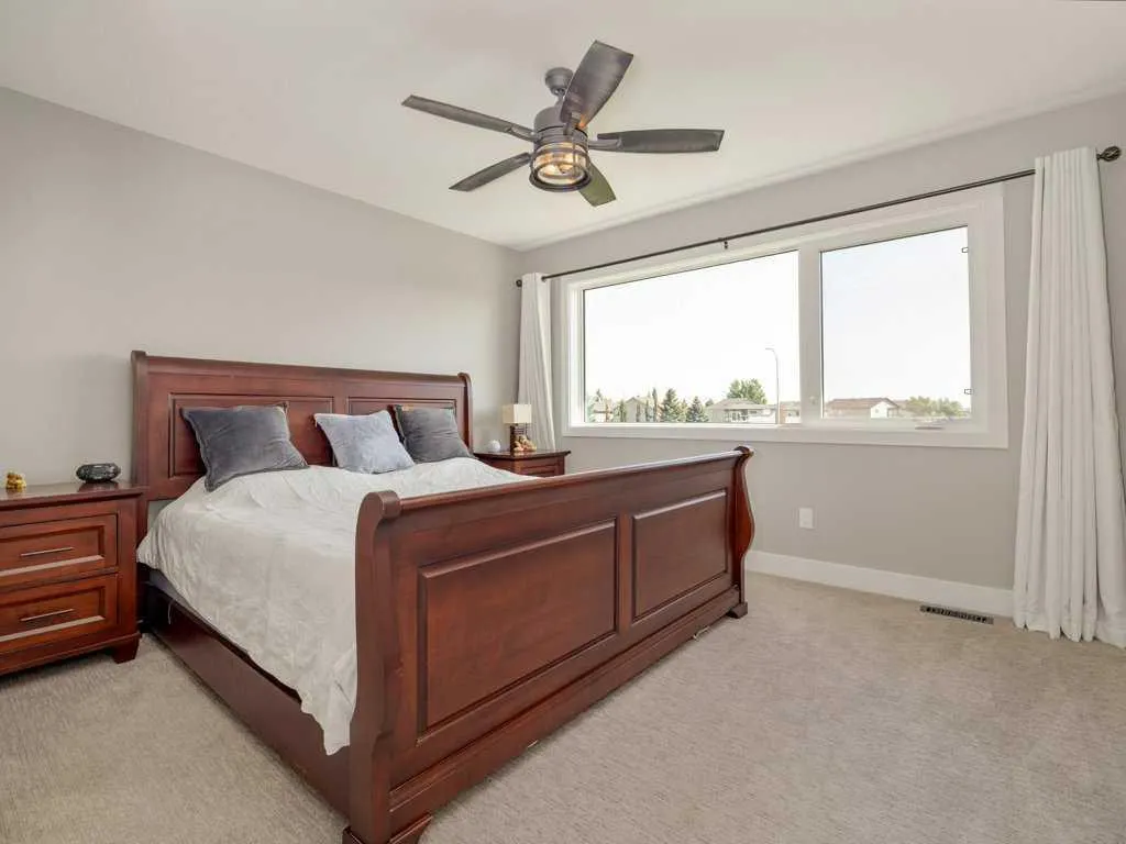 57 Goldenrod Place W