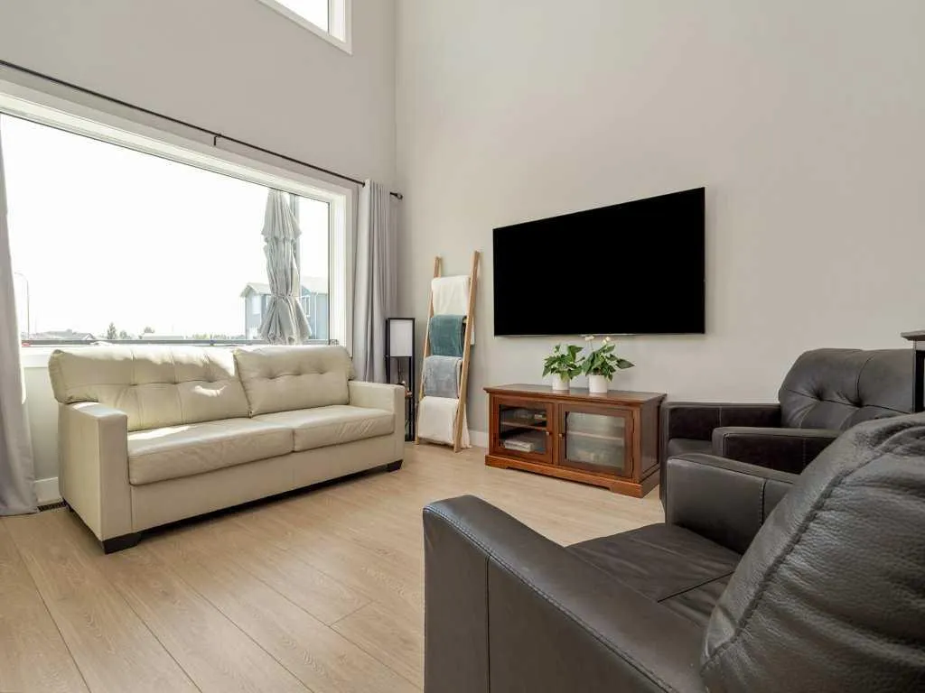 57 Goldenrod Place W