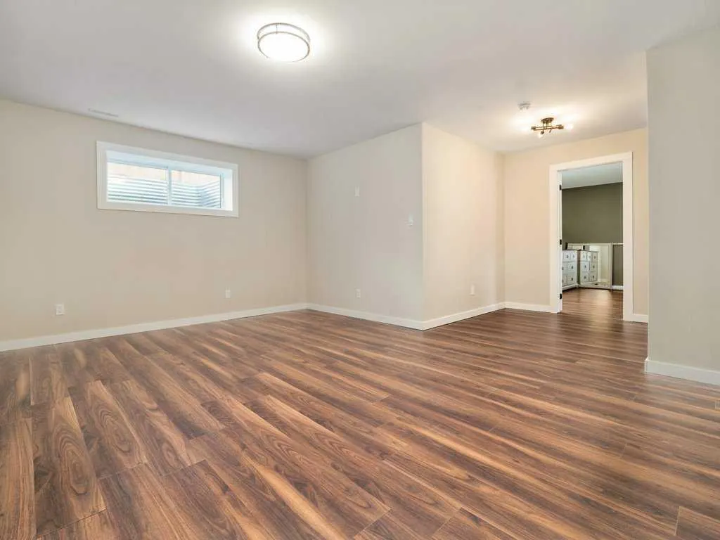57 Goldenrod Place W