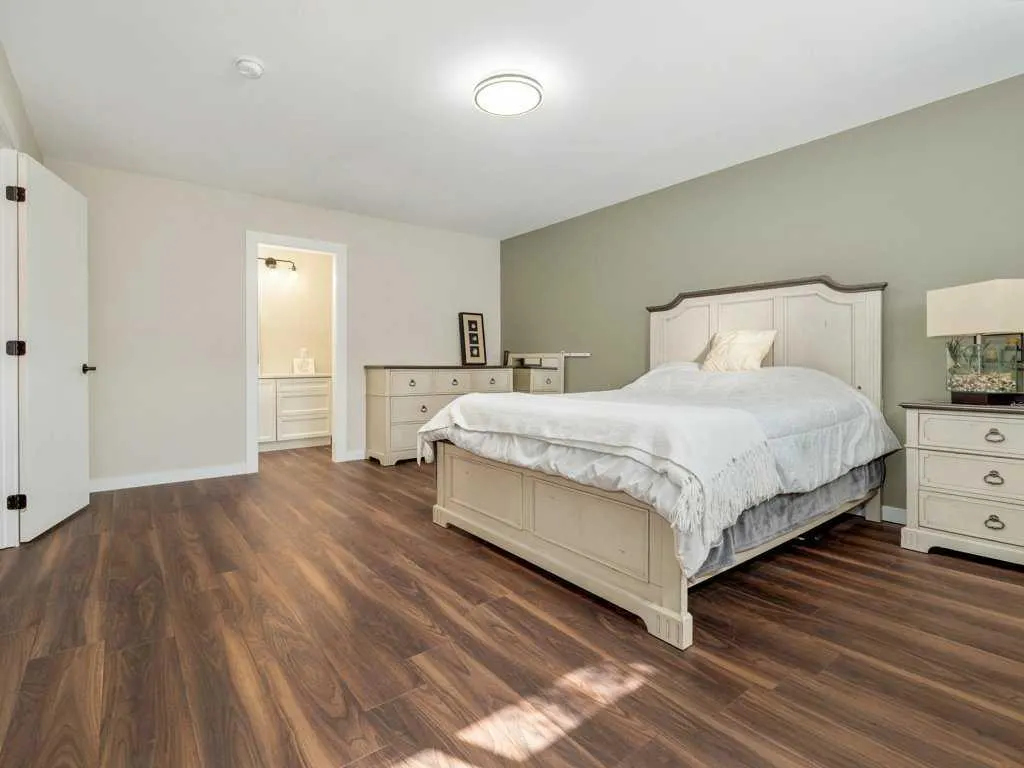 57 Goldenrod Place W