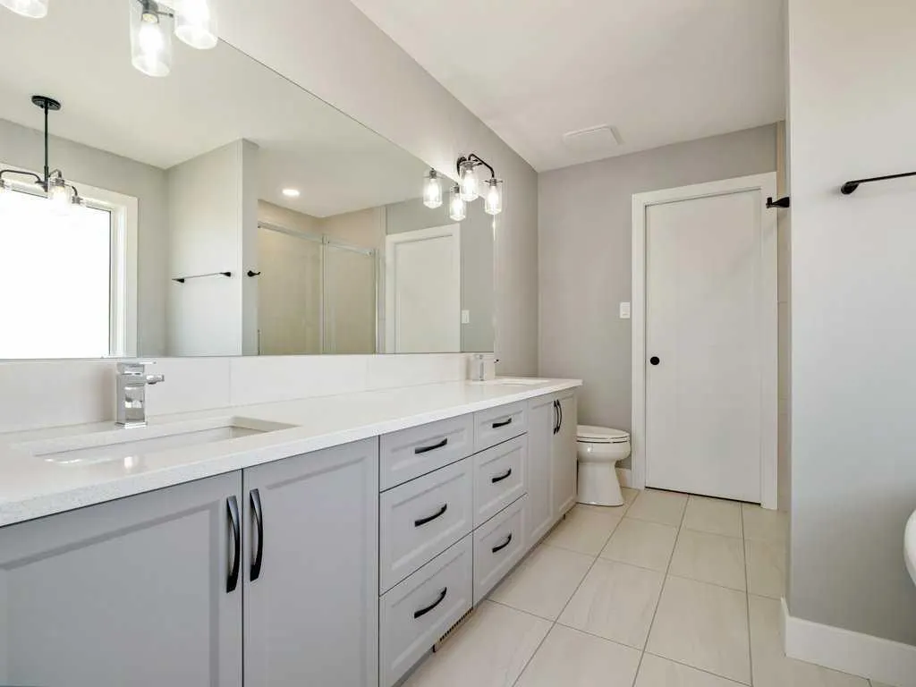 57 Goldenrod Place W