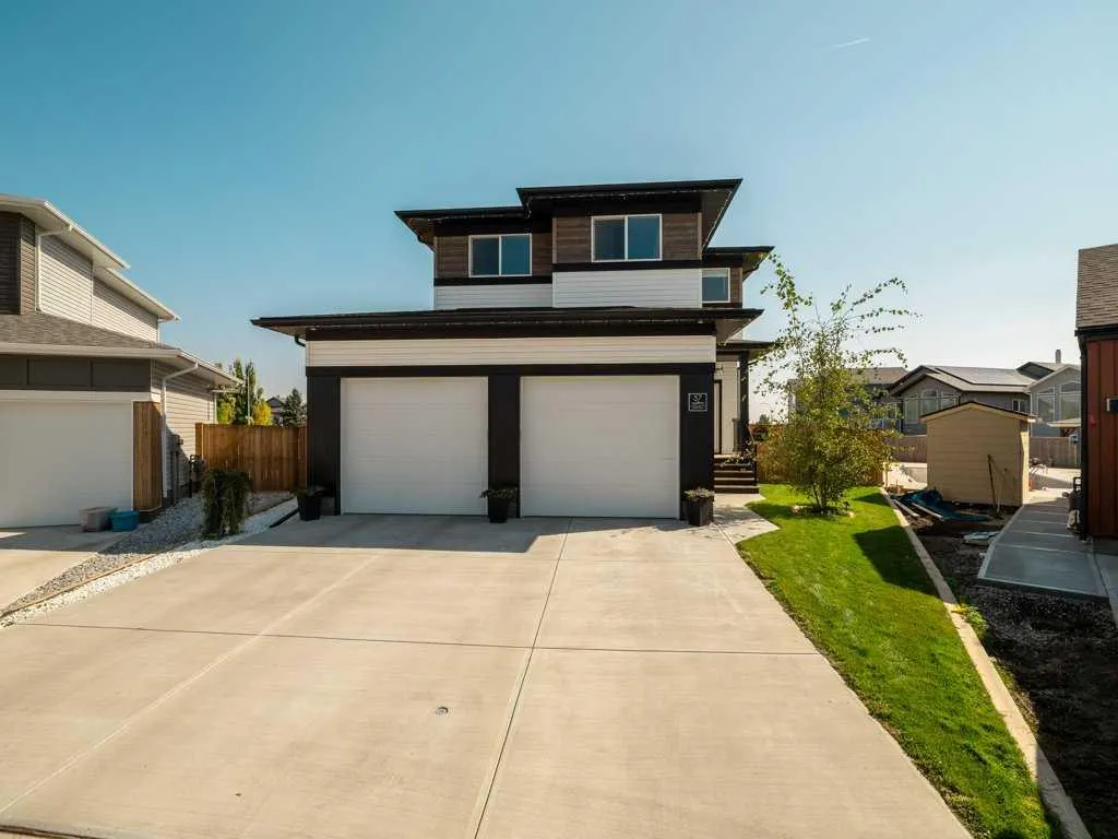 57 Goldenrod Place W