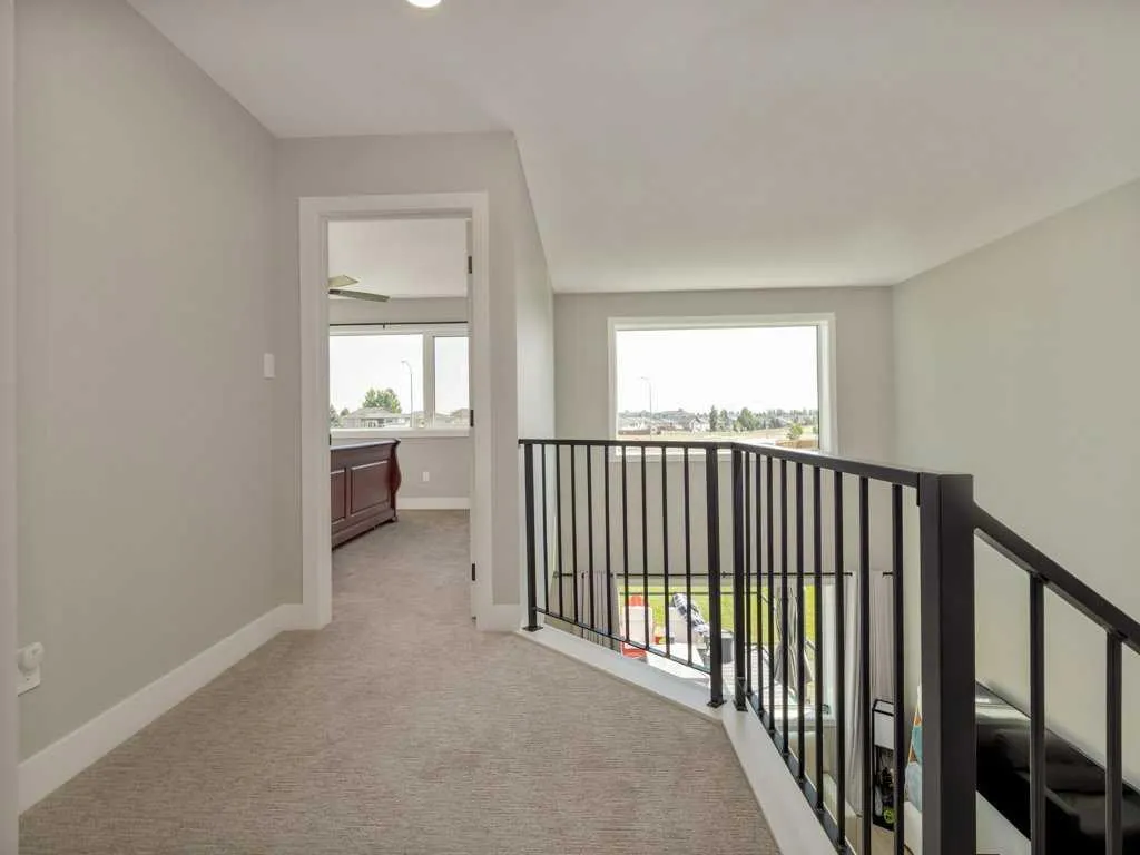 57 Goldenrod Place W