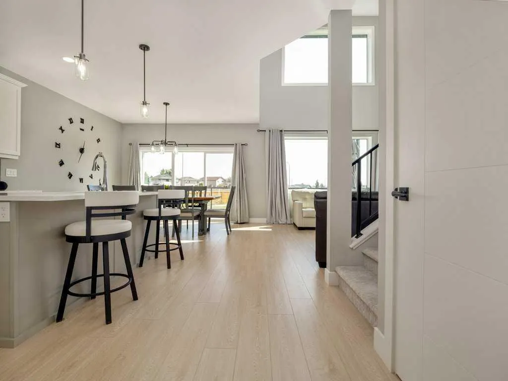 57 Goldenrod Place W