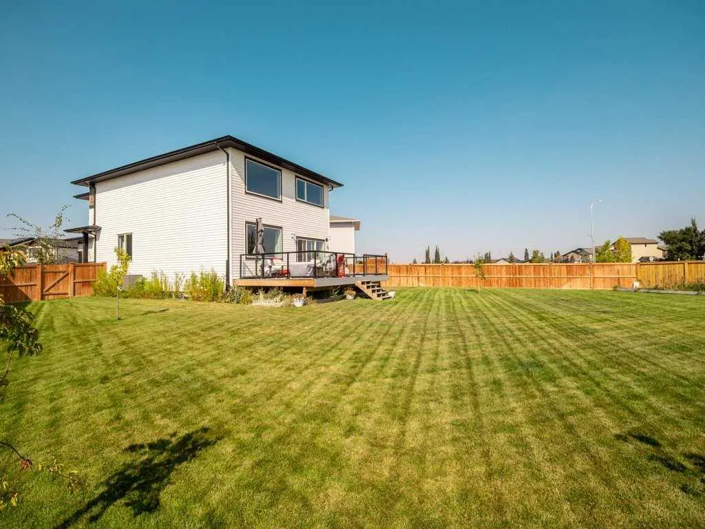 57 Goldenrod Place W