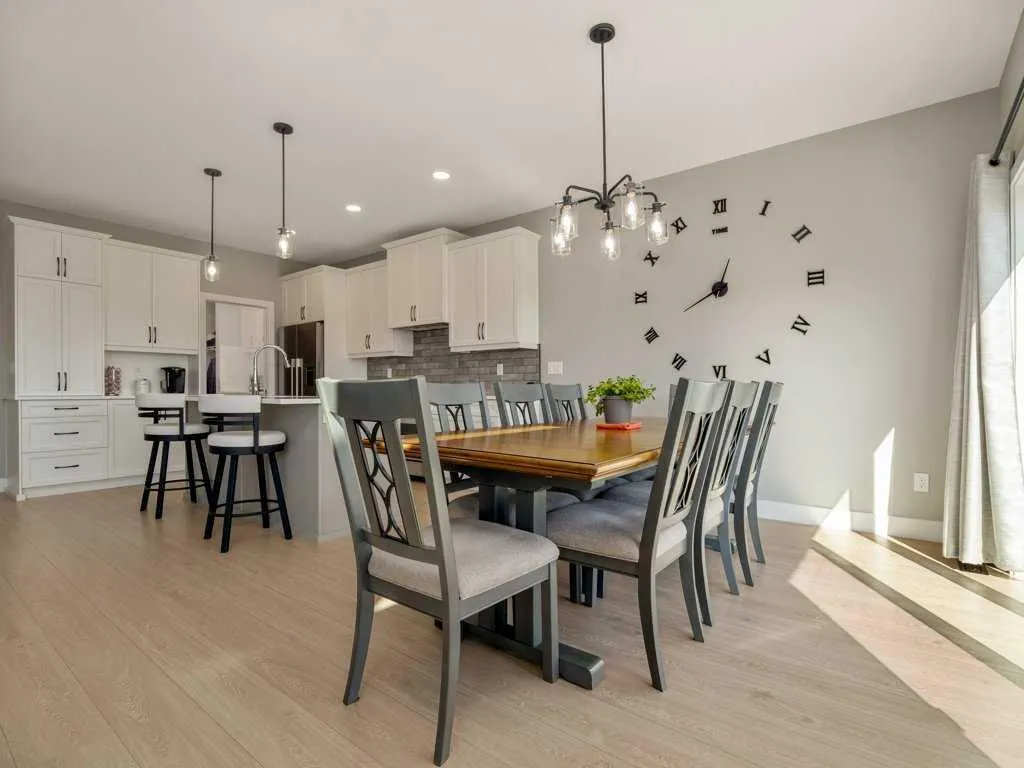 57 Goldenrod Place W