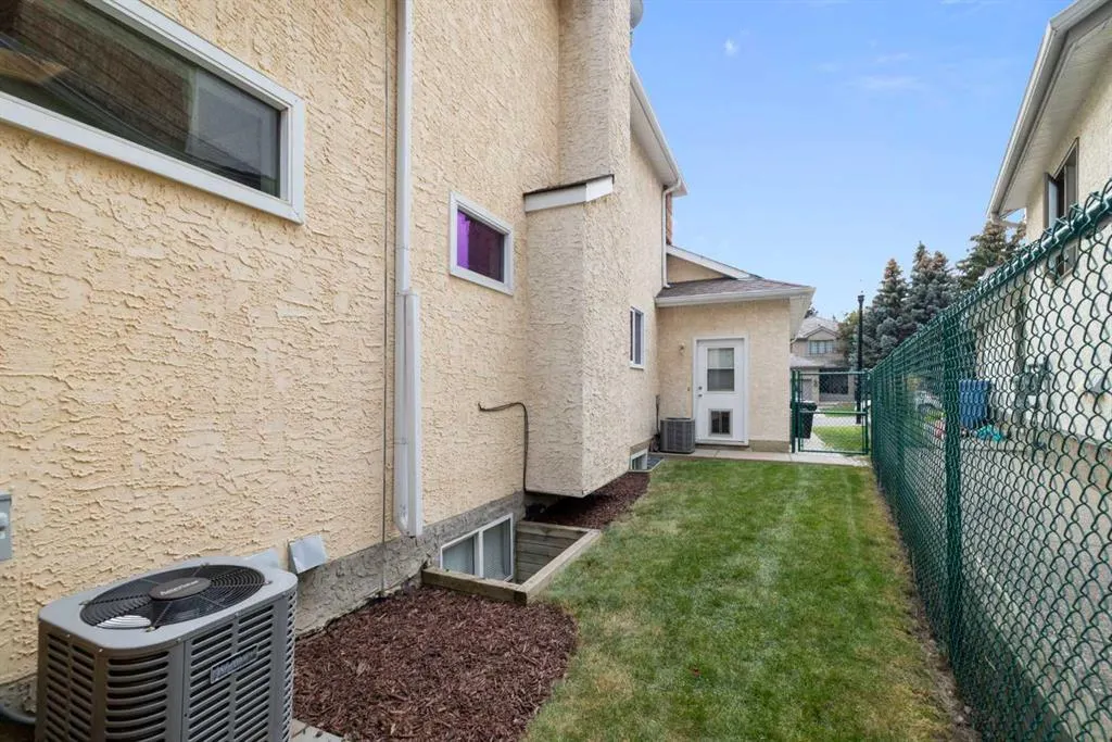 191 Christie Knoll Heights SW