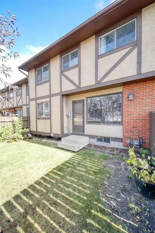 175 Manora Place NE, #7