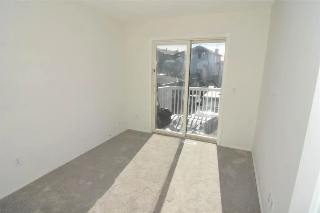 237 Tarawood Close NE