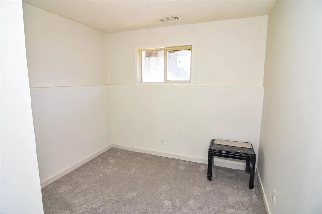 237 Tarawood Close NE