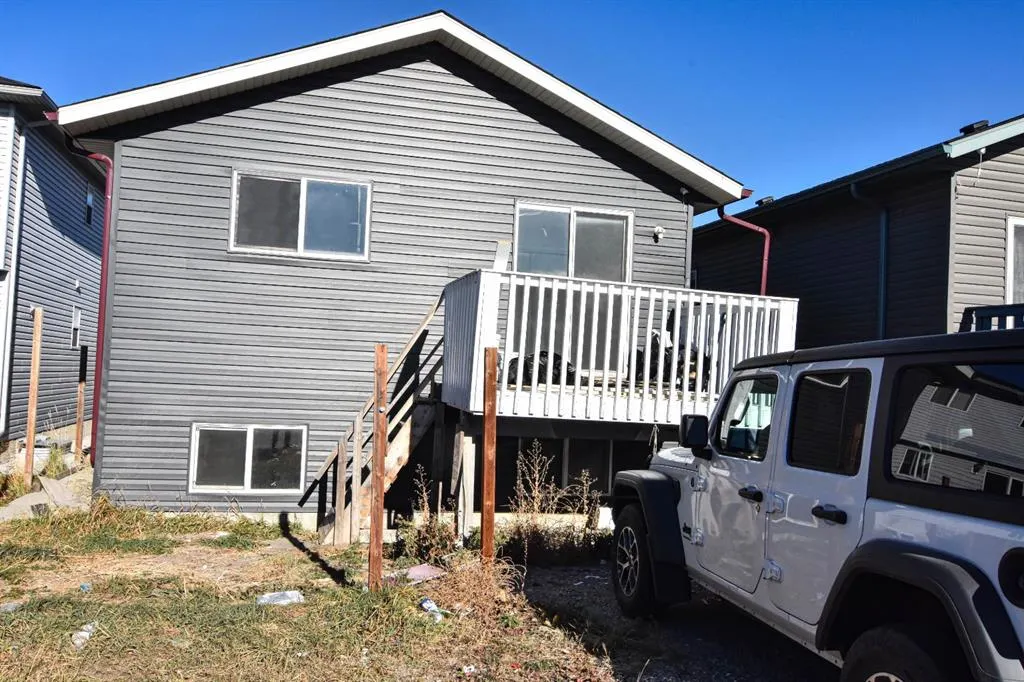 237 Tarawood Close NE