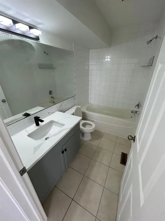 237 Tarawood Close NE