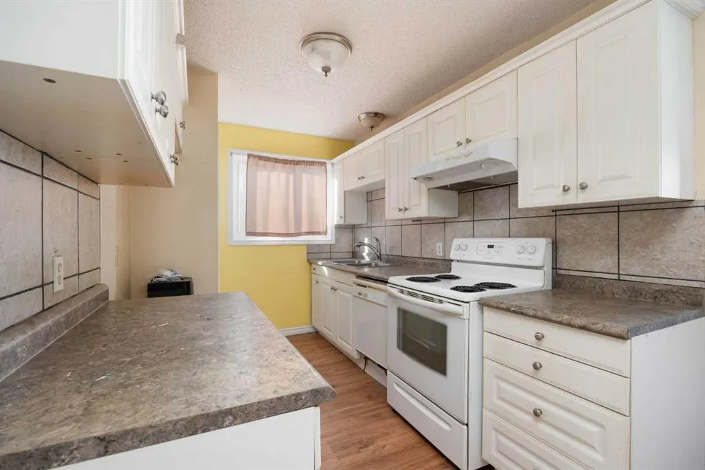 185 Cochrane Crescent