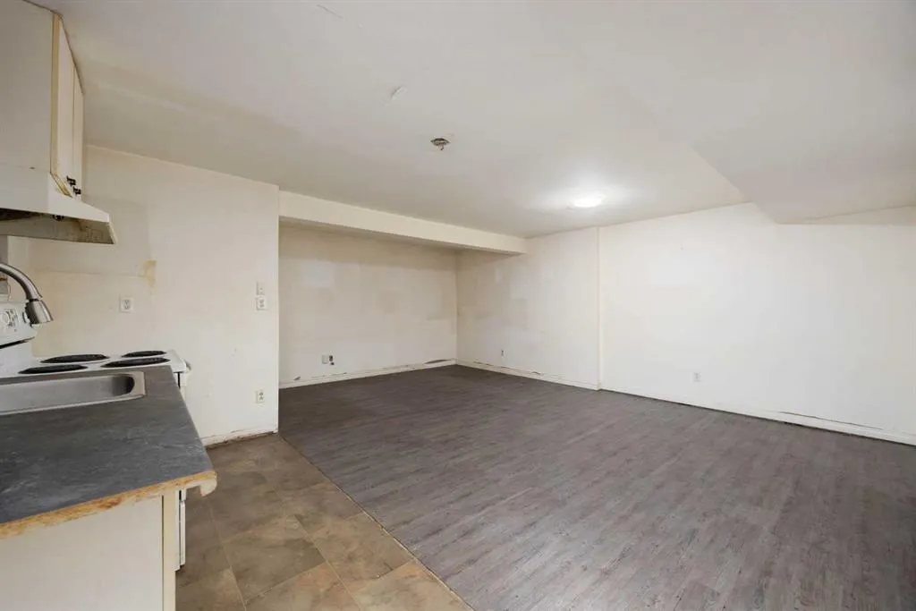 185 Cochrane Crescent