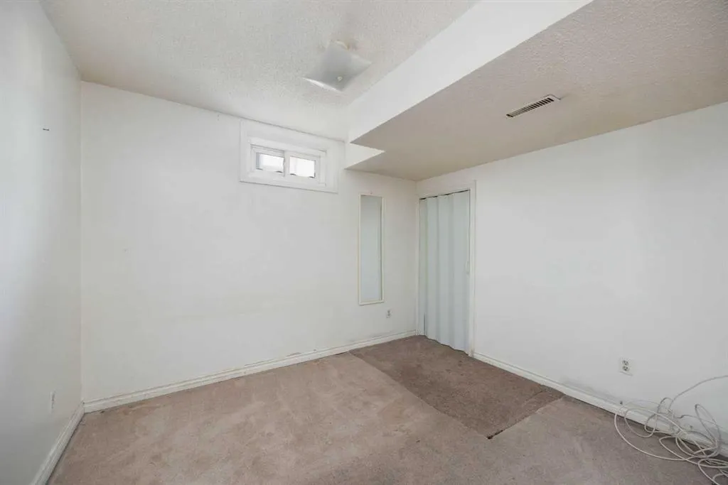 185 Cochrane Crescent