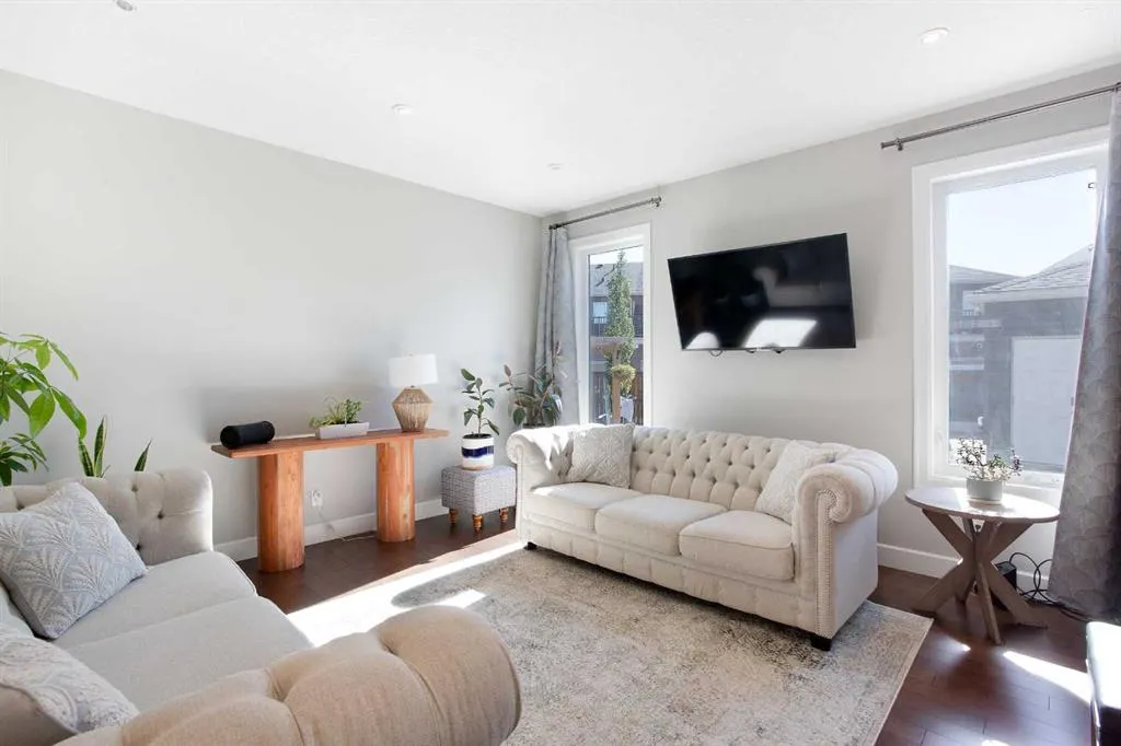 32 Cityscape Mount NE