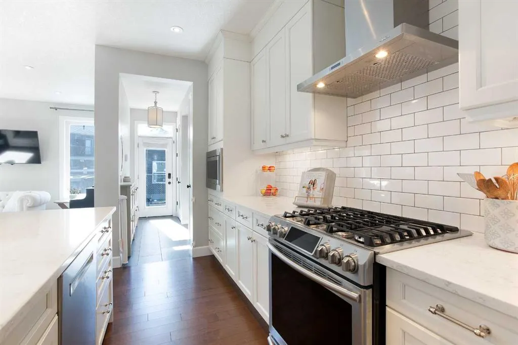 32 Cityscape Mount NE