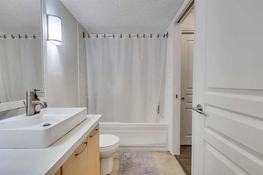 22 Richard Place SW, #327