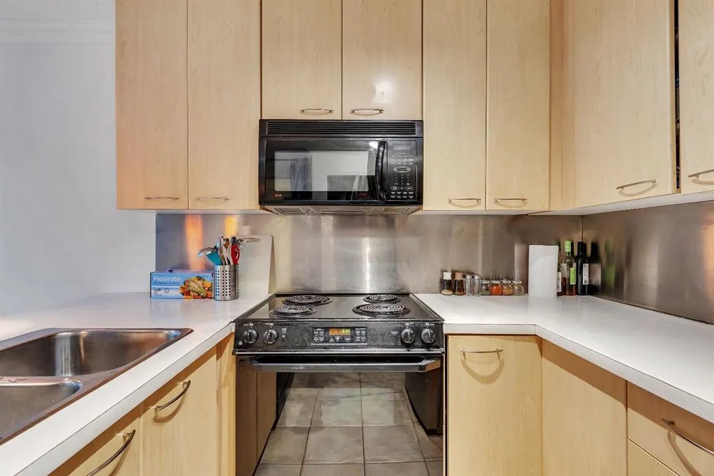22 Richard Place SW, #327