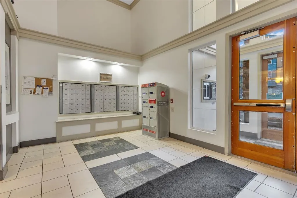 22 Richard Place SW, #327
