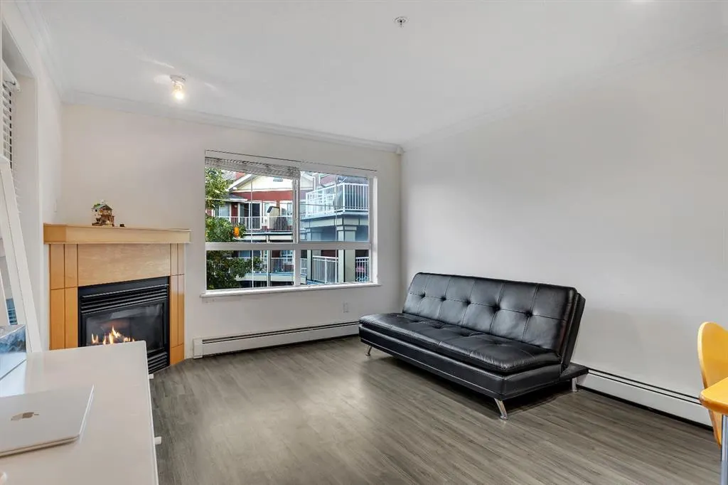 22 Richard Place SW, #327
