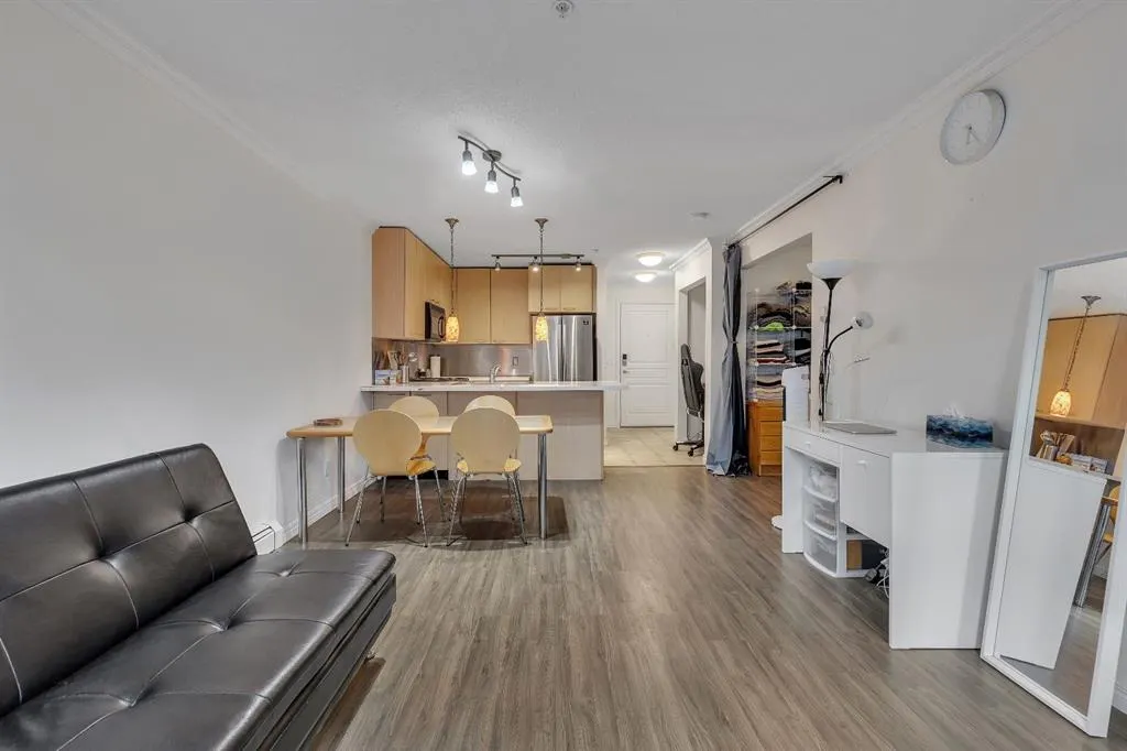 22 Richard Place SW, #327