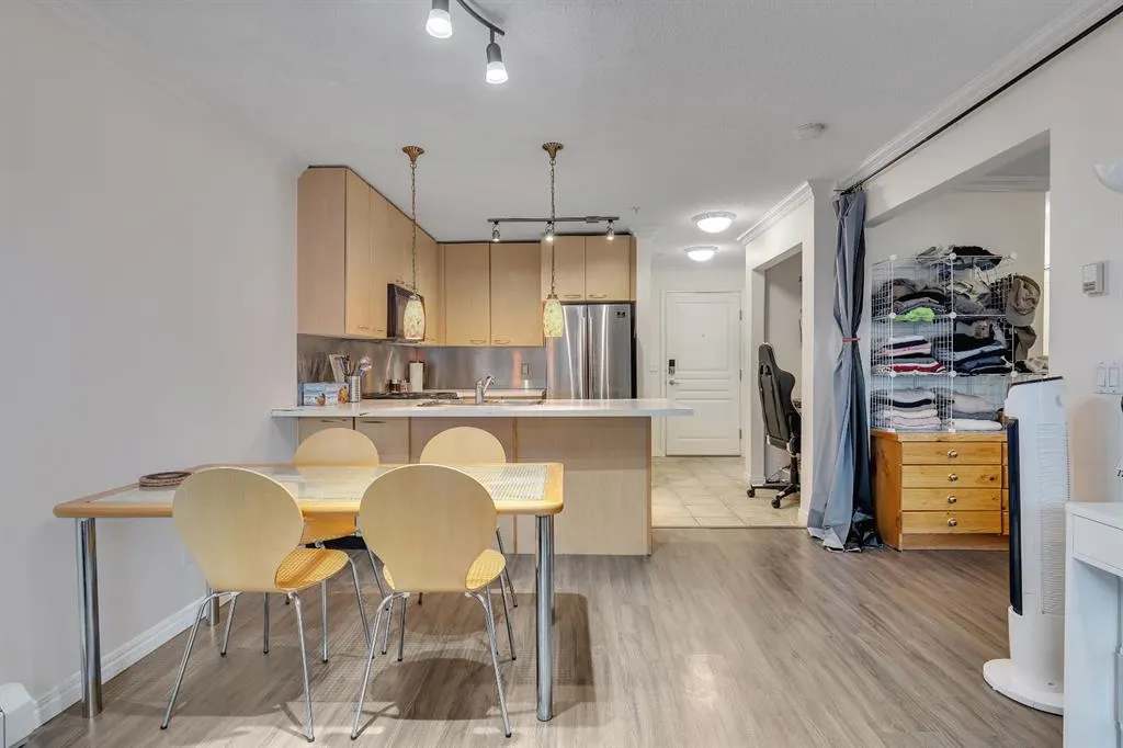 22 Richard Place SW, #327