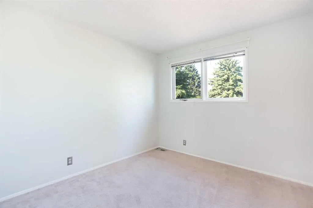 135 Parkglen Crescent SE