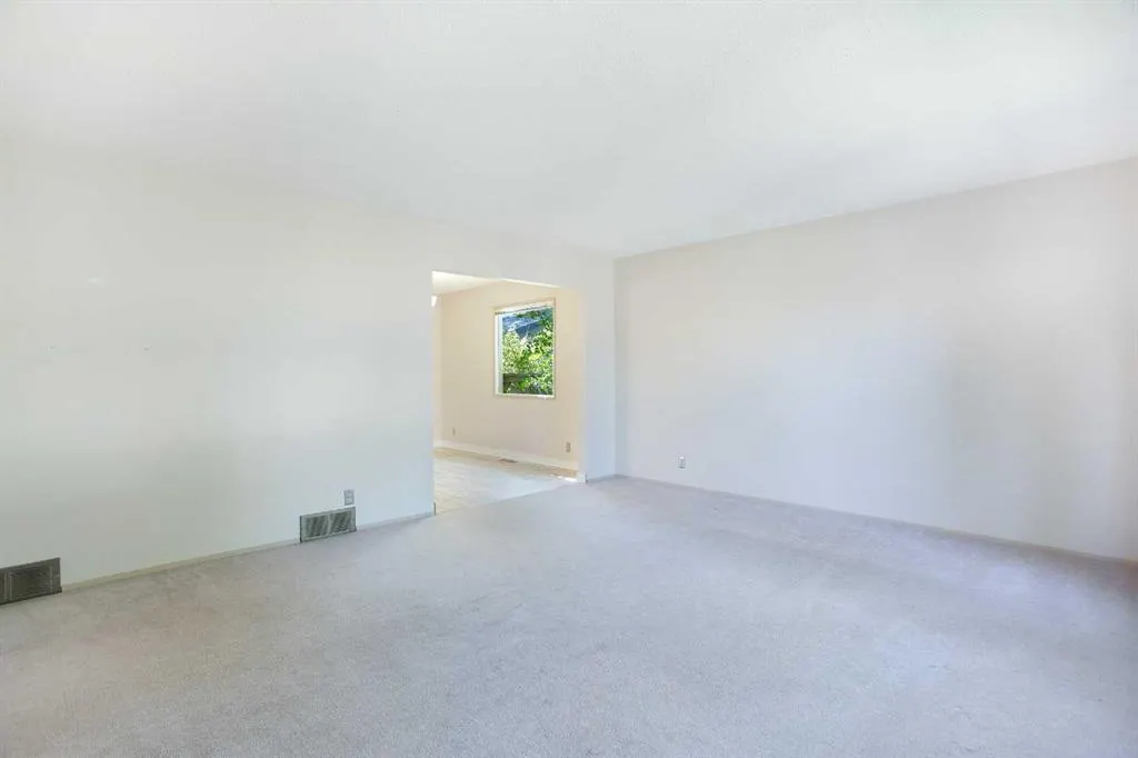 135 Parkglen Crescent SE