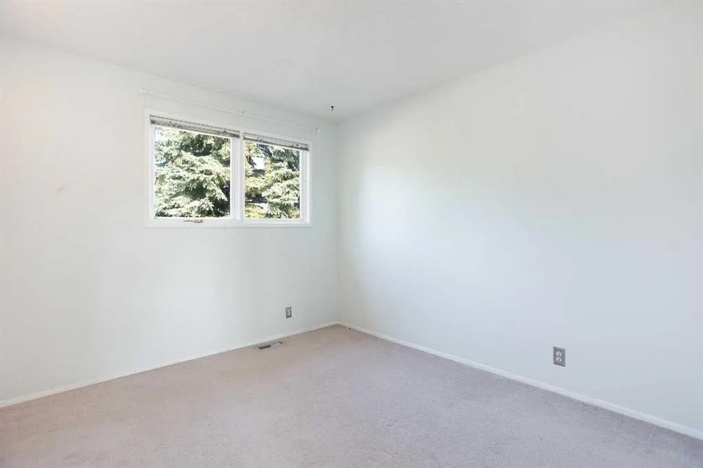 135 Parkglen Crescent SE