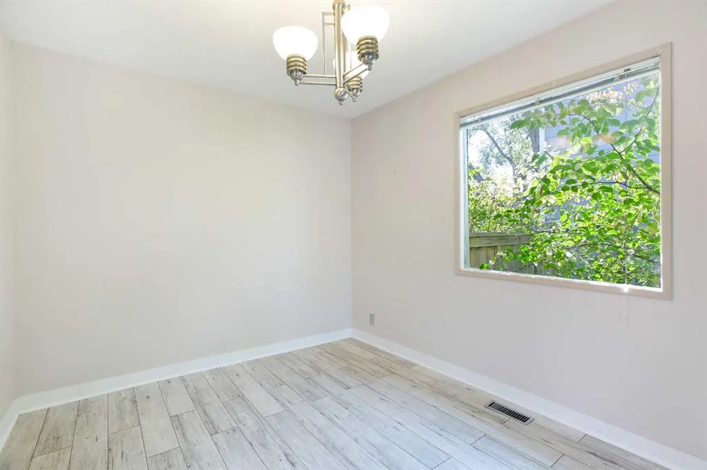 135 Parkglen Crescent SE