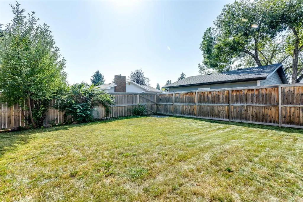 135 Parkglen Crescent SE