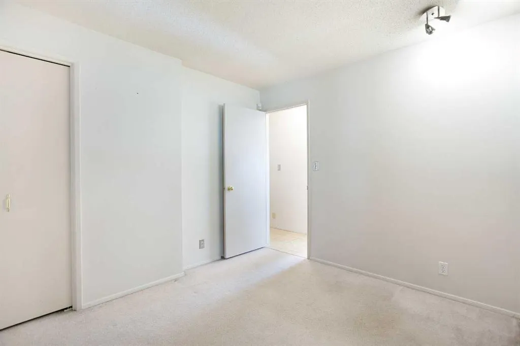 135 Parkglen Crescent SE