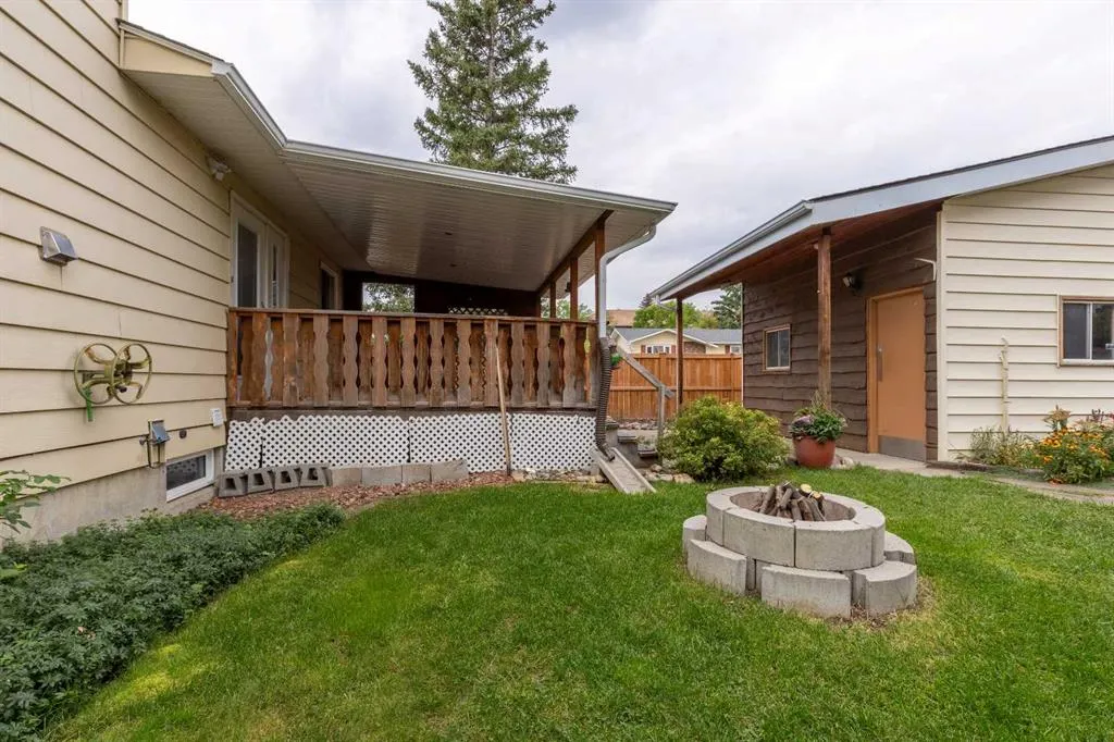 51 Temple Boulevard W