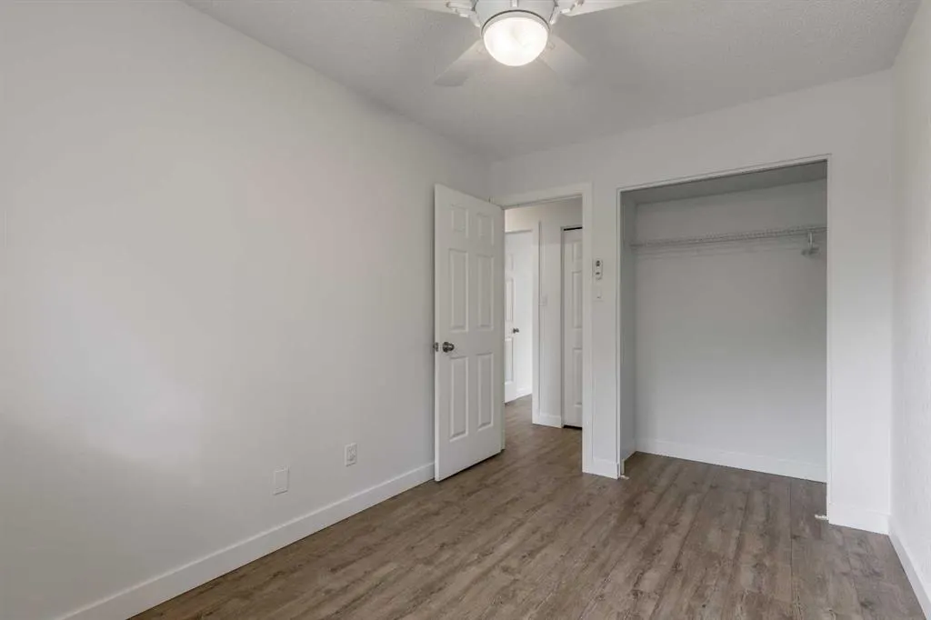 51 Temple Boulevard W