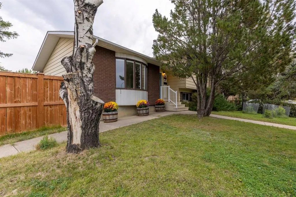 51 Temple Boulevard W