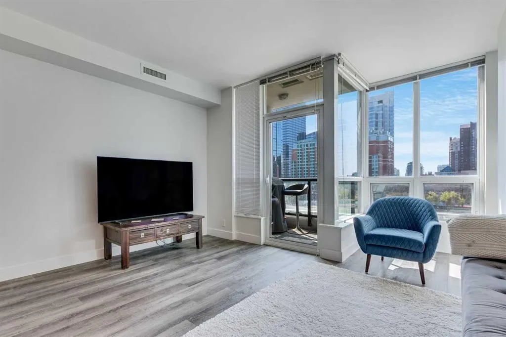 222 Riverfront Avenue SW, #548
