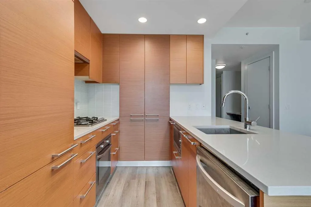 222 Riverfront Avenue SW, #548
