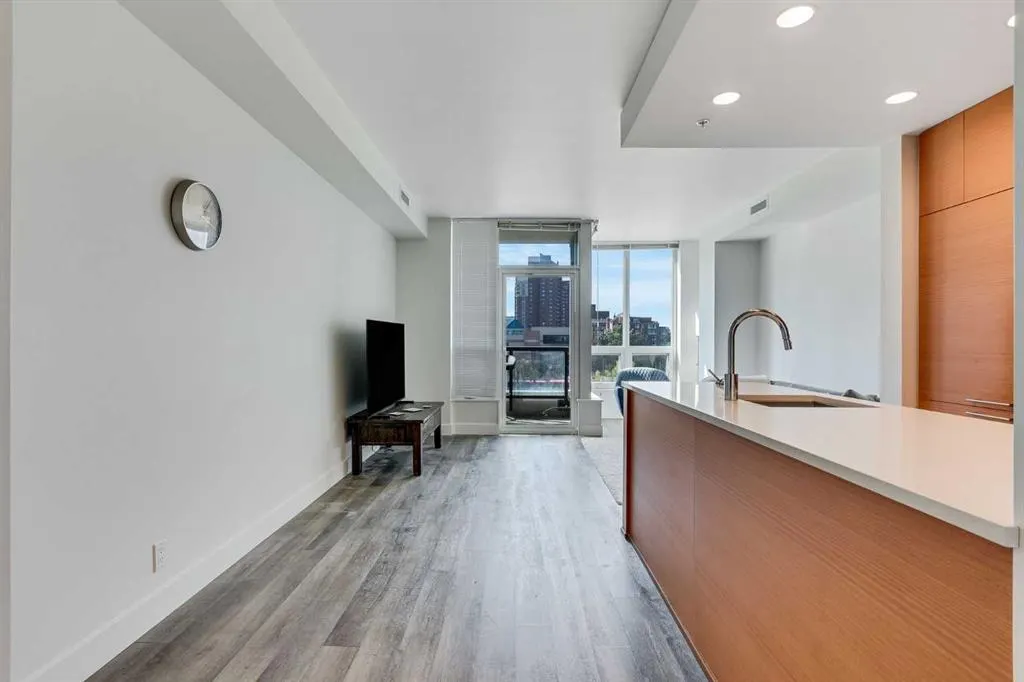 222 Riverfront Avenue SW, #548