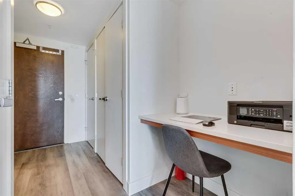 222 Riverfront Avenue SW, #548