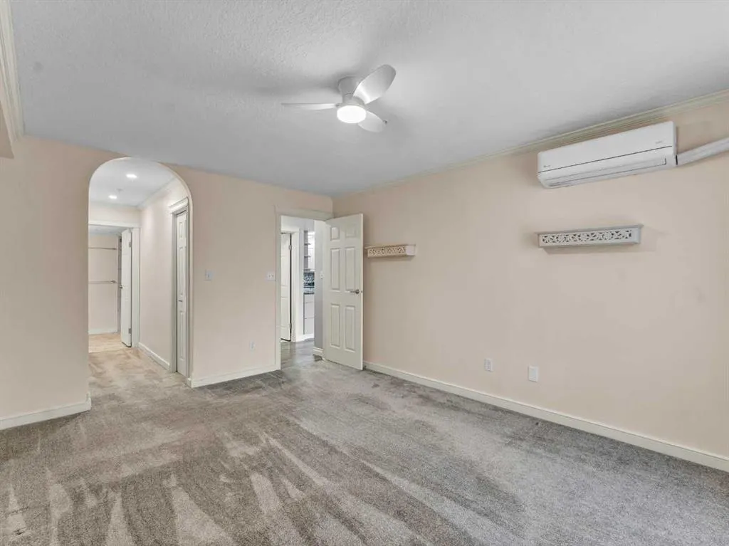 1535 Southview Drive SE, #220