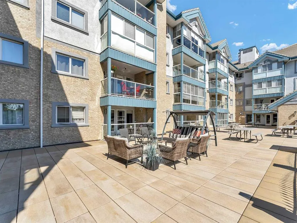 1535 Southview Drive SE, #220