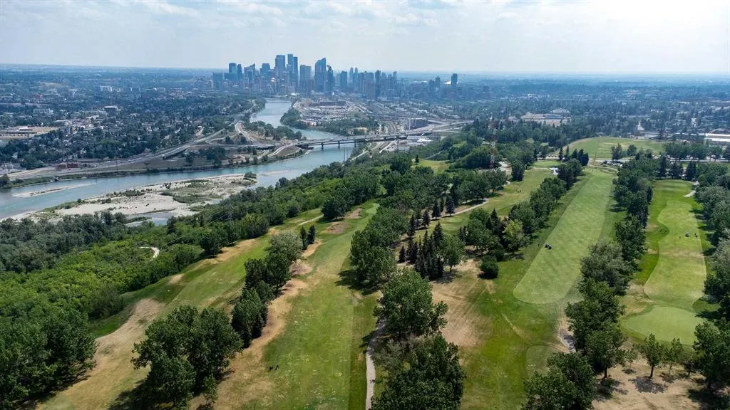 2 Hemlock Crescent SW, #214