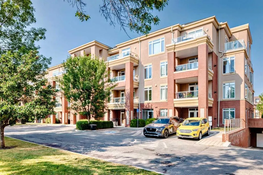 2 Hemlock Crescent SW, #214