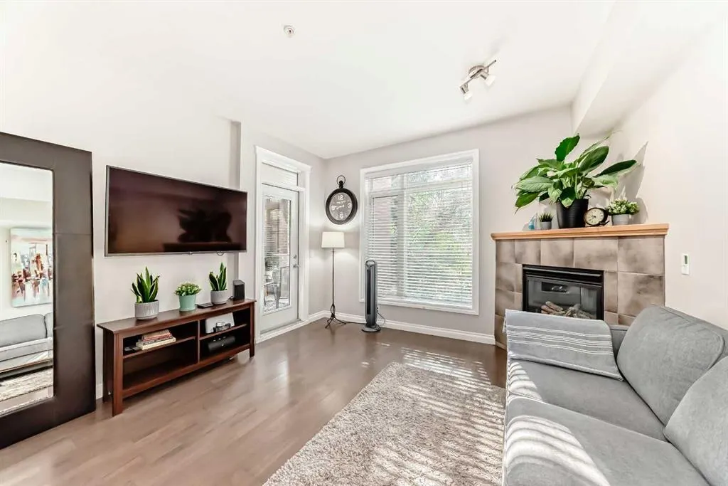2 Hemlock Crescent SW, #214