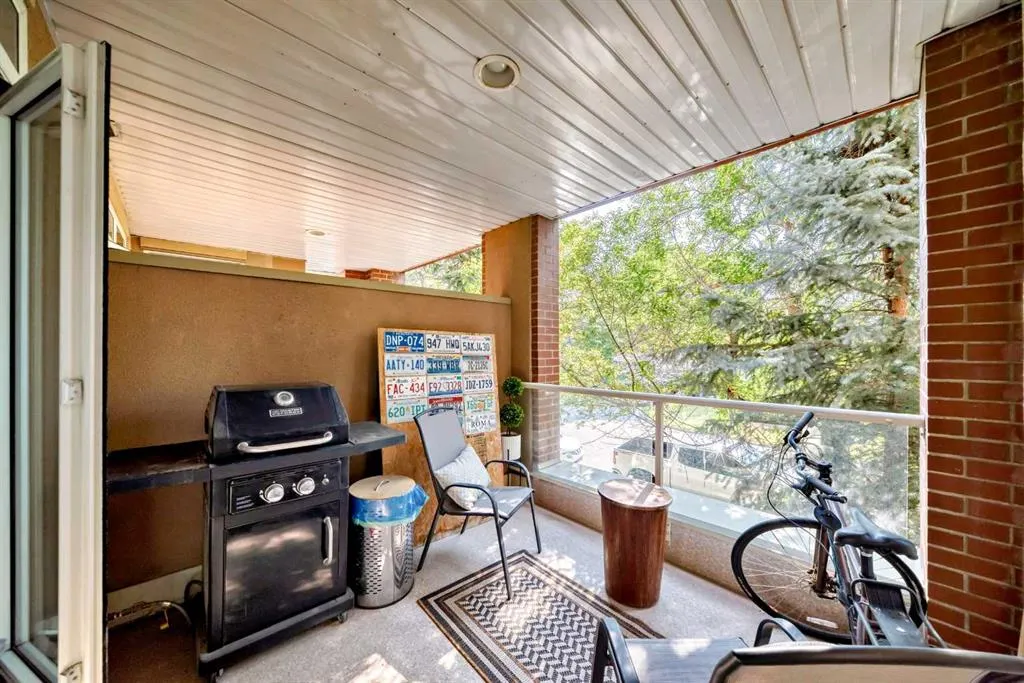 2 Hemlock Crescent SW, #214
